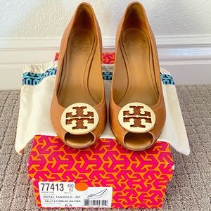 Tory Burch Brown Leather wedge size 8.5